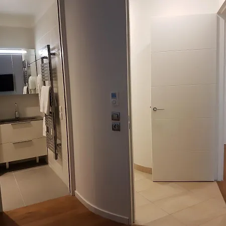 Apartment Plaza Saint Louis Paris